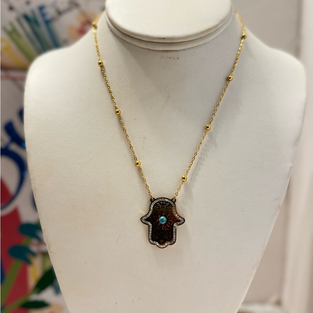 STATEMENT NECKLACE